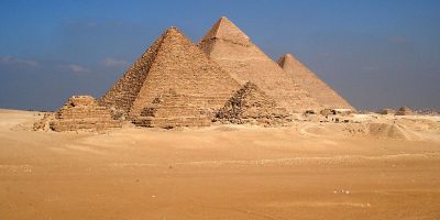Piramidy w Gizie