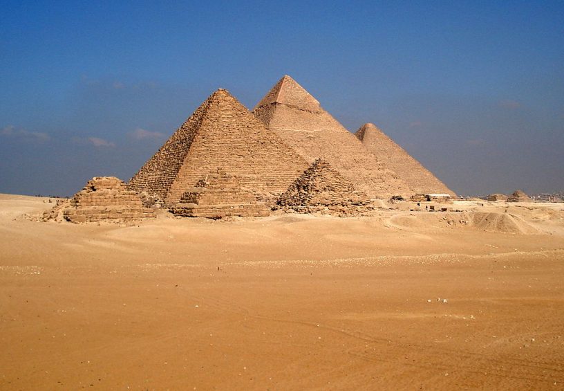 Piramidy w Gizie
