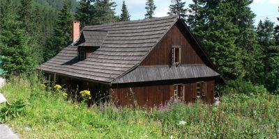 Stare schronisko górskie